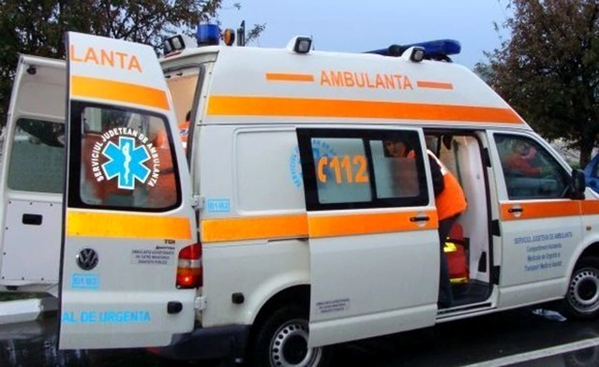 
    Un sofer de ambulantă a provocat un accident. Bărbatul era beatfoto: arhiva Click!  
