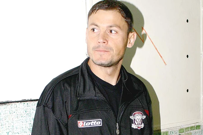 
    Dănuţ Perjă câştigă  în jur de 3.000  de euro pe lună  la Rapid  