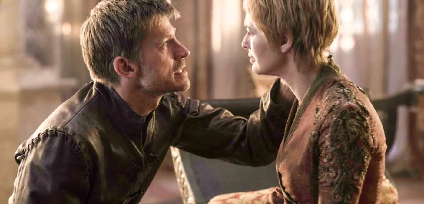 Actorii Nikolaj Coster-Waldau şi Lena Headey îi interpretează pe fraţii Lannister, Jaime şi Cersei, care au o relaţie incestuoasă FOTO HBO