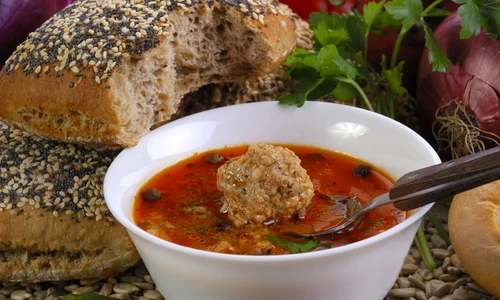 bors cu perisoare si legume jpeg