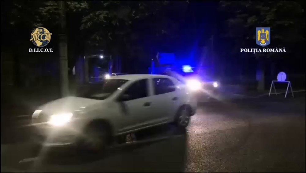 Droguri luate pe datorie de elevii din Târgoviște. Cât costa gramul de cannabis