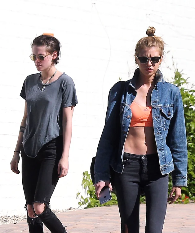 Exclusive    Kristen Stewart Spends Valentines Day With Girlfriend Stella Maxwell jpeg