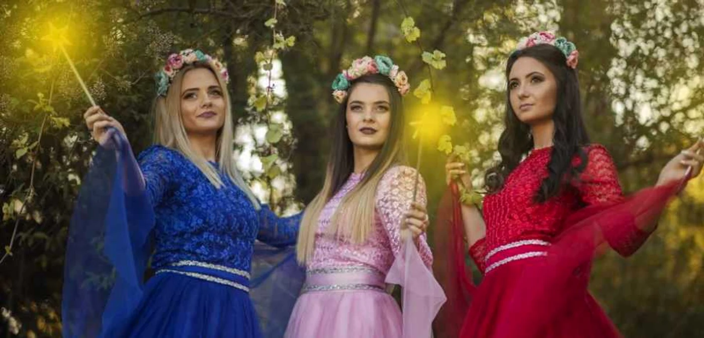Tinerele ursesc numai de bine celui botezat FOTO Facebook.com/Bunele Ursitoare din Zalău
