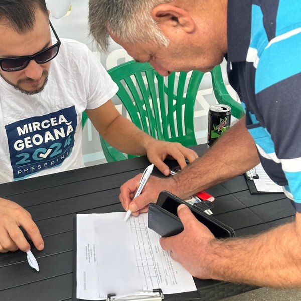 Mircea Geoană a strâns aproape 50.000 de semnături în trei zile pentru candidatura la prezidențiale. Are nevoie de 200.000