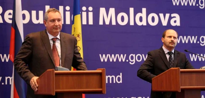 Viceministrul rus Dmitri Rogozin şi ministrul Economiei Valeriu Lazăr FOTO: Tudor Iovu