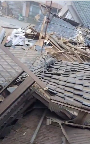 Imagini din timpul cutremurului care a zguduit Japonia. Transportul răniților la spitalul din Suzu este îngreunat VIDEO 