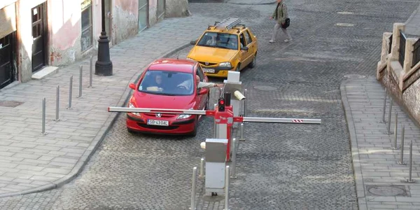 Accesul în Piaţa Mică va fi limitat în aceste zile