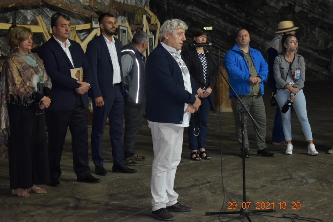 Expoziţia „Poporul pierdut” a istoricului Marius Oprea cu mărturiile ororilor comunismului, în Salina Ocnele Mari din Vâlcea; Foto Dacy Stoica