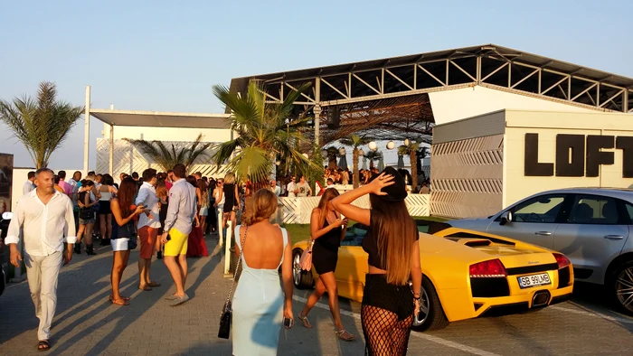 La „Loft Lounge”, din Mamaia, nu ai loc nici în timpul zilei