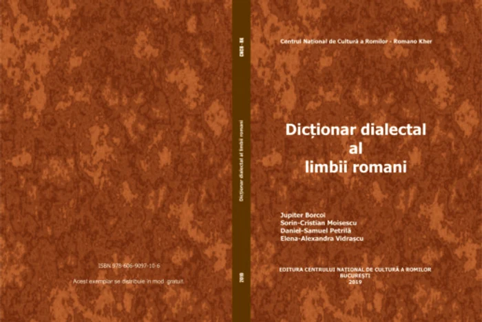 Daniel este co-autor la dicționarul dialectal al limbii romani FOTO Arhivă personală Danil Petrilă