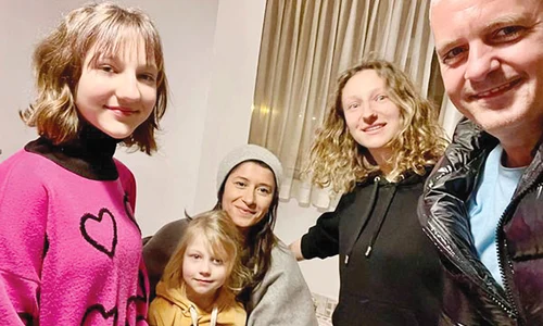 foto1 Iantu si familia jpg
