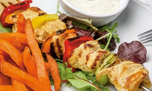 souvlaki su cartofi dulci jpg