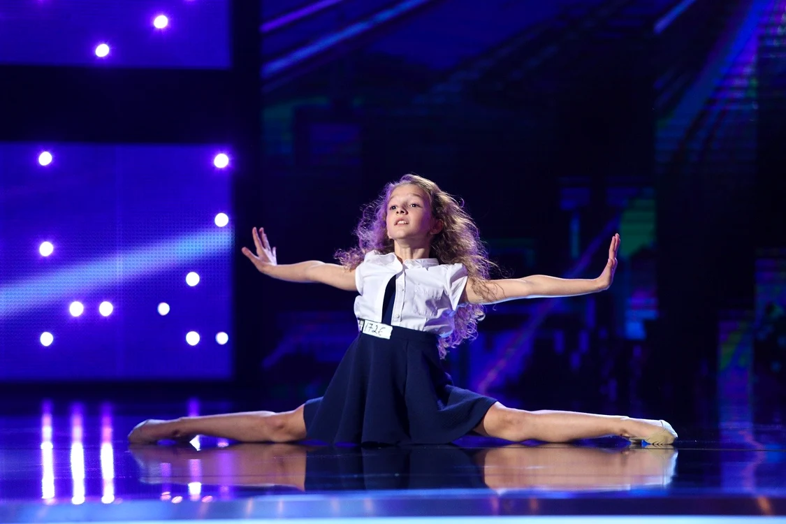 Ema Stoian, pentru care Andra a apăsat Golden Buzz-ul, luptă atât în finală, cât şi pentru premiul de originalitate FOTO Pro TV