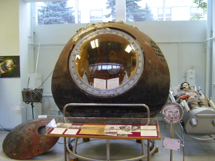 
    Capsula Vostok la bordul căreia Gagarin a făcut, timp de 108 minute, o rotație completă în jurul Pământului, la 21 aprilie 1961Foto: en.wikipedia.org  