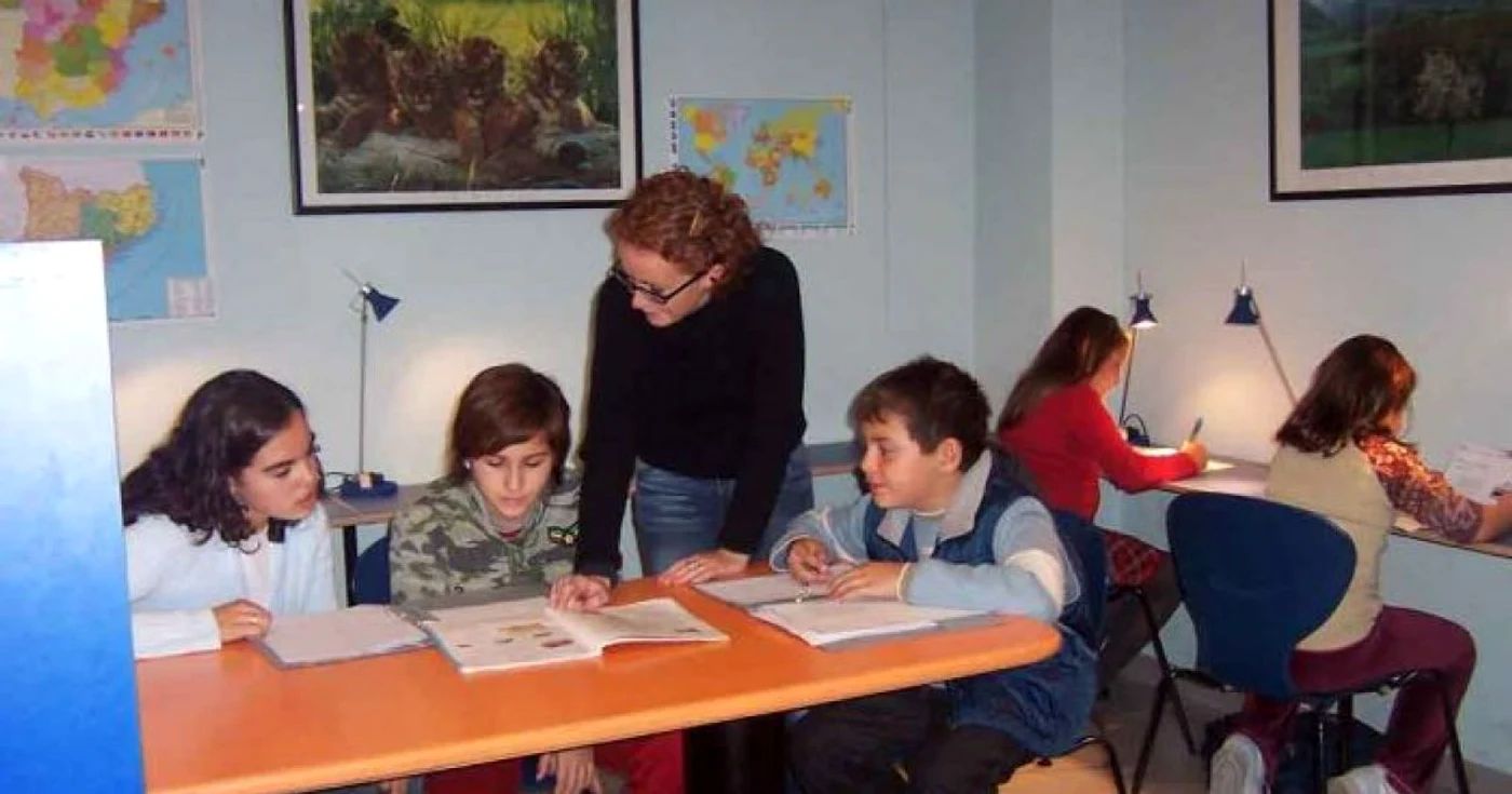 Familia influențează mai mult situația școlară a elevilor, decât numărul colegilor imigranți
