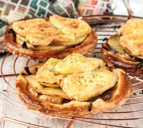 tarte cu mere si branza jpeg