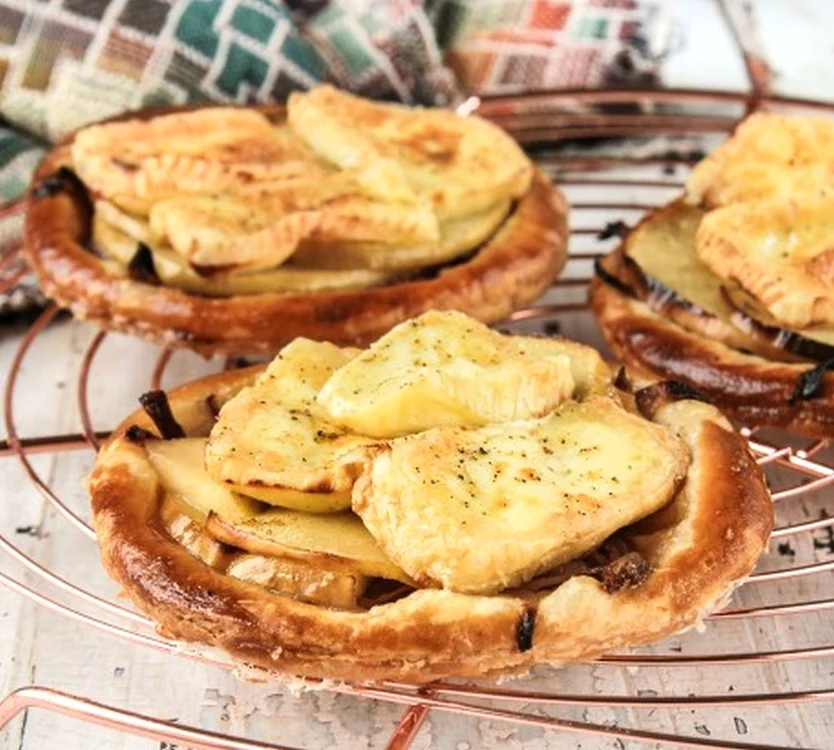 tarte cu mere si branza jpeg