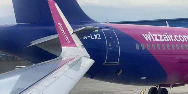 avion wizz air pe aeroportul suceava FOTO 7iasi ro jpeg