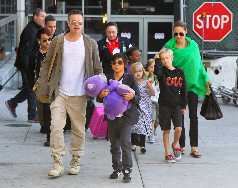 Brad Pitt, Angelina Jolie şi cei şase copiii ai lor