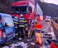 Accident mortal pe Valea Oltului la Câineni - Vâlcea - două victime în urma coliziunii dintre un TIR şi un autoturism Foto ISU Vâlcea