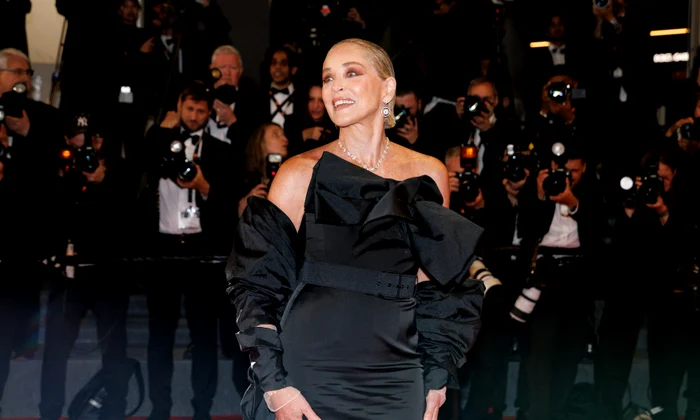 Sharon Stone în negru la Cannes, Profimedia (1) jpg