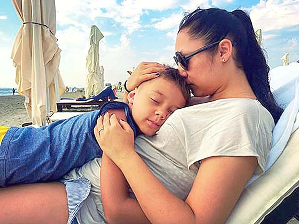 Andra şi fiul ei  David s-au serbat  împreună