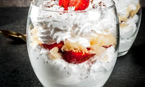 parfait cu capsuni jpeg
