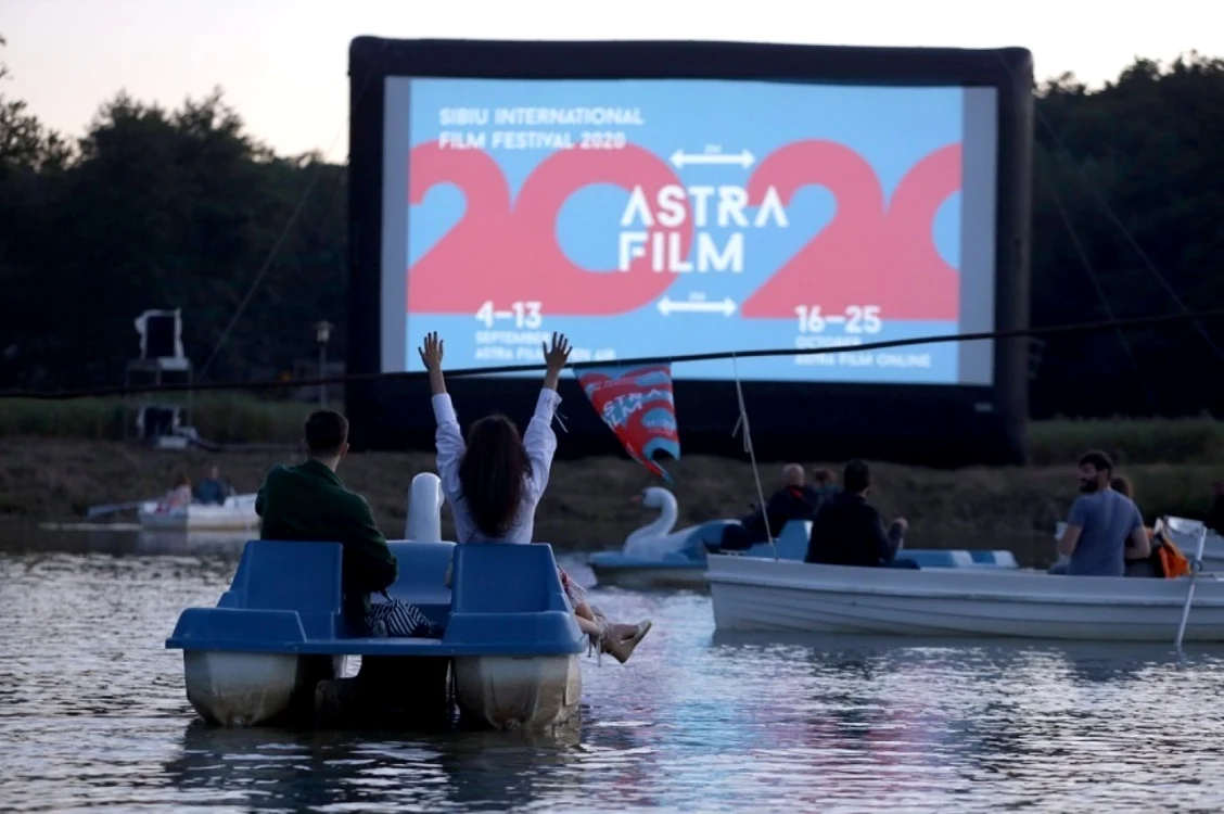 astra film pe lac 