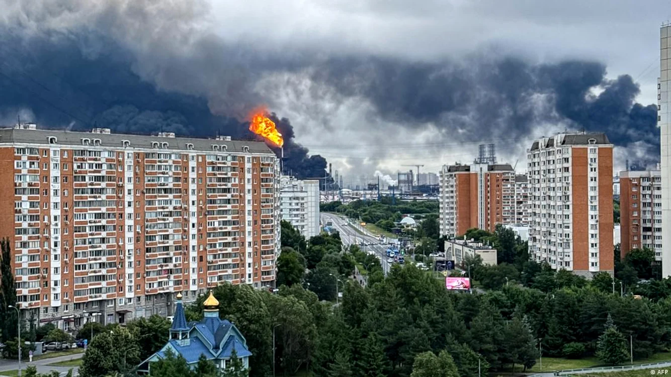 Incendii într-o rafinărie din apropierea Moscovei, în urma unui atac cu drone ucrainene (iunie 2026)