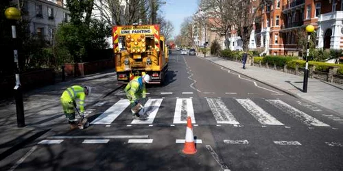  trecerea de pietoni de pe Abbey Road a fost revopsită foto guliver getty images