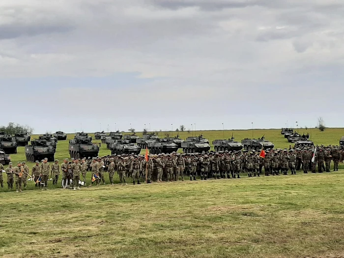 Mii de militari la un exercițiu de amploare în poligonul Smârdan FOTO: C. Mazilu