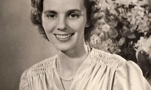 S a născut, la Paris, Principesa Ana de Bourbon Parma, care va deveni în 1948 soția Regelui Mihai I jpeg