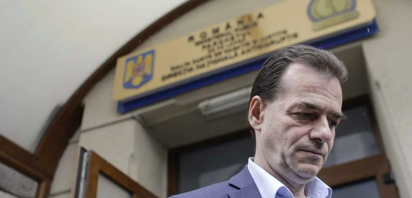 Ludovic Orban se prezintă la sediul DNA, în septembrie 2016 FOTO Inquam / Octav Ganea