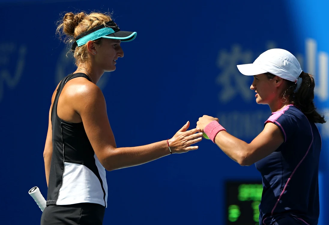 
    Irina Begu si Monica Niculescu vor juca o noua finala in WTAFoto: Guliver/ GettyImages  