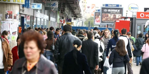 Românii nu sunt mulţumiţi de viaţa lor dupa aderarea la UE în 2007