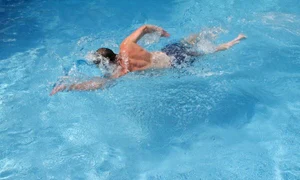 shutterstock 498463 inotator bazin piscina jpeg