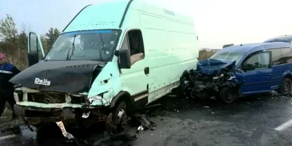 accident rutier tractor autoutilitara Galati