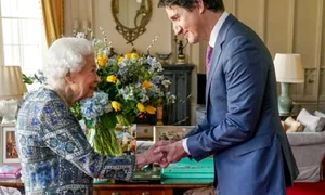 justin trudeau regina elisabeta jpg