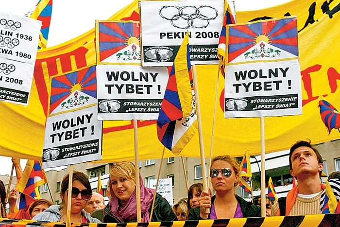 Cer ca banii să fie investiţi în şcoli şi spitale