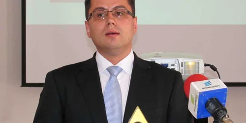 Prefectul Horaţiu Răcuciu are acum un nou subprefect