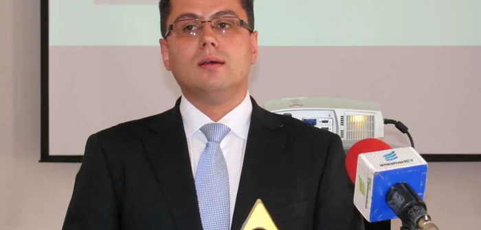 Prefectul Horaţiu Răcuciu are acum un nou subprefect