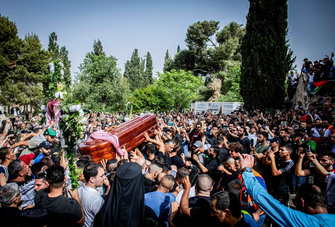 13 mai 2022, înmormântarea jurnalistei palestiniene ucise la Jenin FOTO Profimedia