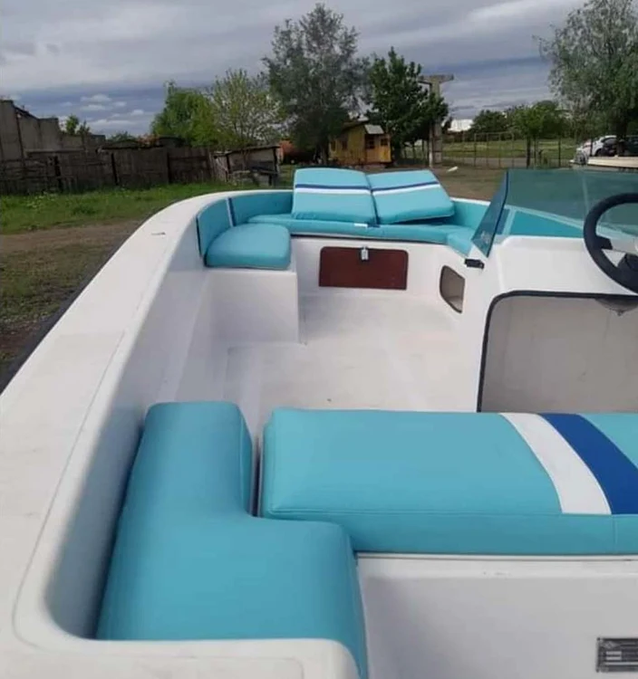 Cu timpul, Elena s-a extins la bărci cu motor şi jetski-uri