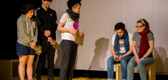 „3milioane” s-a bucurat de un important succes pe scenele de teatru din ţară. FOTO: Ioana Ofelia