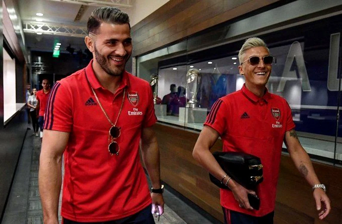 
    Sead Kolasinac şi Mesut Ozil au fost atacaţi în Londrafoto: Twitter  