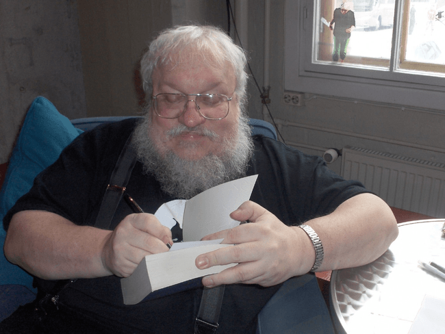 In 1996  R.R. Martin a inceput sa scrie seria fantasy Cantec de gheata si foc (din care la editura Nemira au aparut Festinul Ciorilor, Iuresul sabiilor, Inclestarea regilor si Urzeala tronurilor).