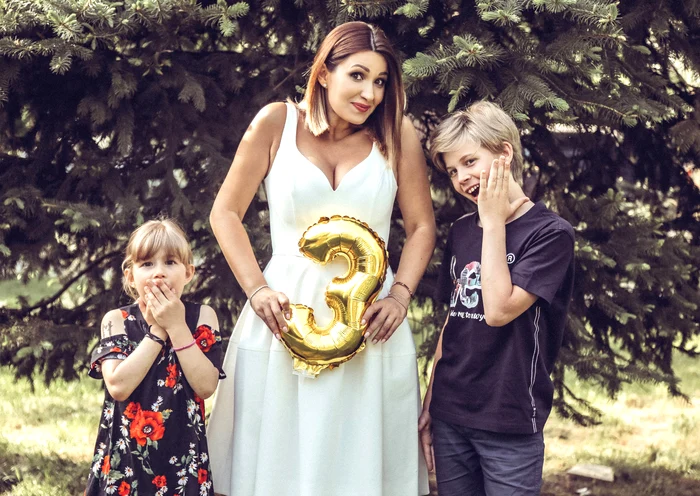 ela craciun insarcinata 1 jpeg