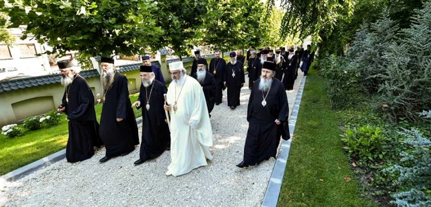 Biserica a ajuns la 50,6% credibilitate în sondajele de opinie                          FOTO basilica.ro