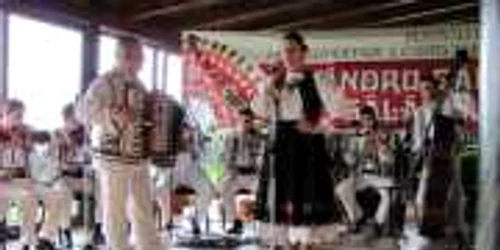 Ansamblul "Meseşul" colindă vineri la Cluj