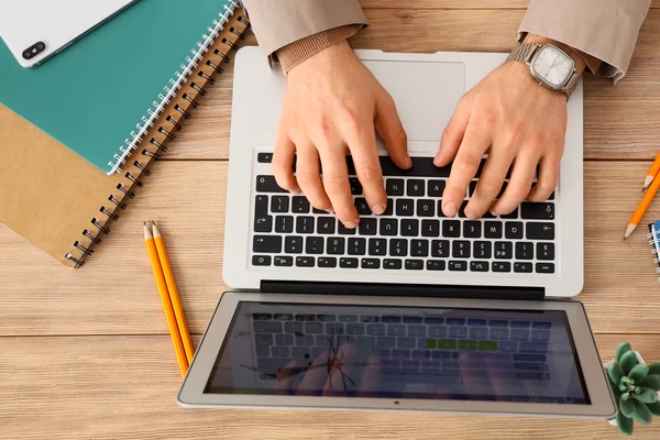 Fond pentru combaterea dezinformării și introducerea educației media în școli. Ce prevede programul de Guvernare